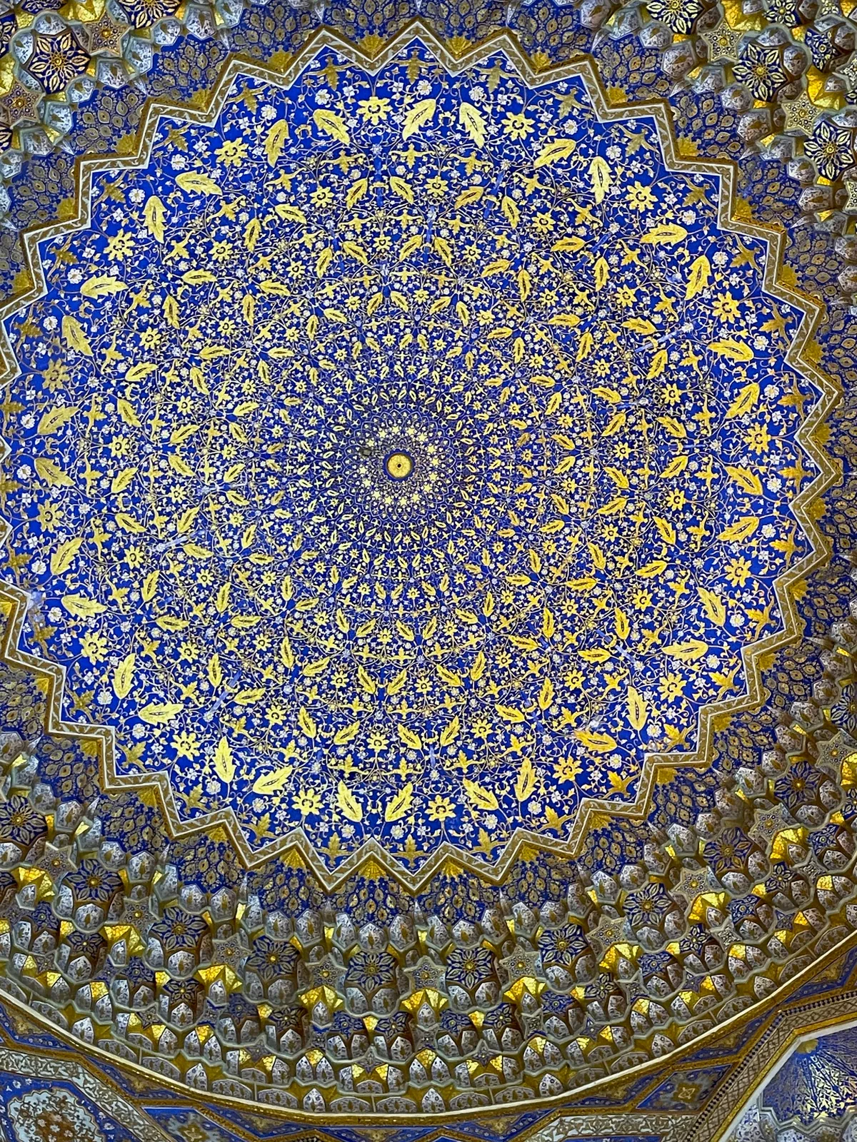 Gilded ceiling of the prayer room